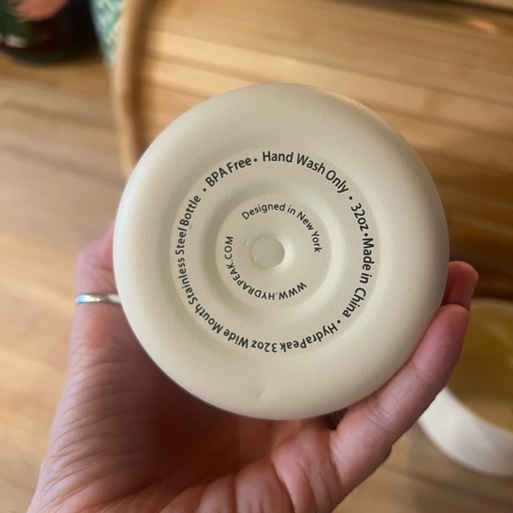 HydraPeak 32oz Wide Mouth Stainless Steel Bottle - Picture 4 of 7